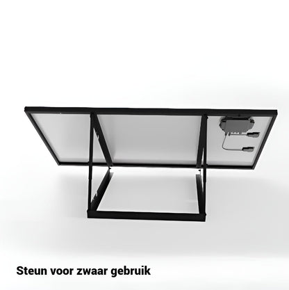 Achterzijde plug en play zonnepaneel met steun en micro-omvormer
