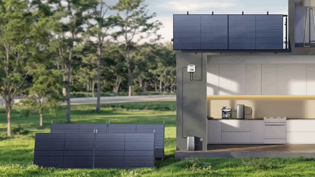 Animatie van zonnepanelen en een EcoFlow STREAM thuisbatterij die samenwerken binnen een woning