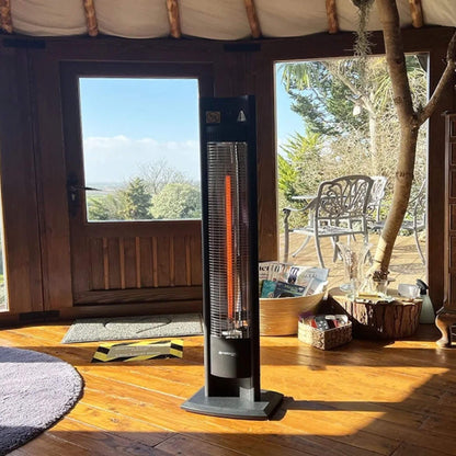 Herschel MALIBU 2000 W infrarood, zwarte terrasverwarmer in een boomhut